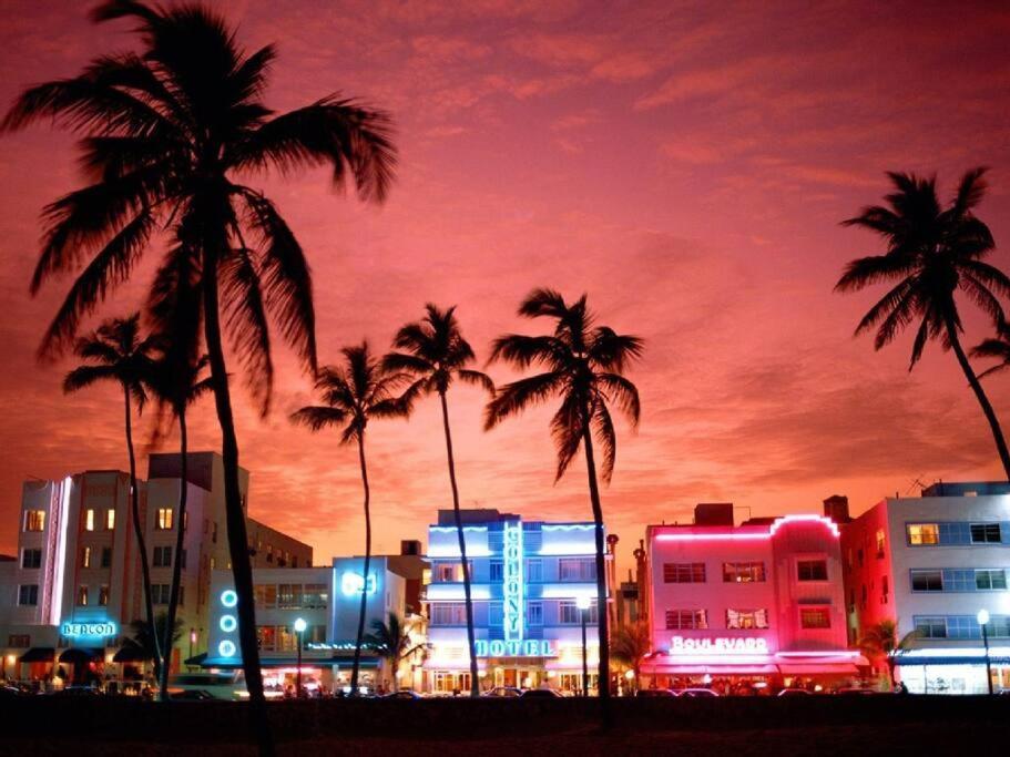 Apartment Right On The Beach! Miami Beach Eksteriør bilde